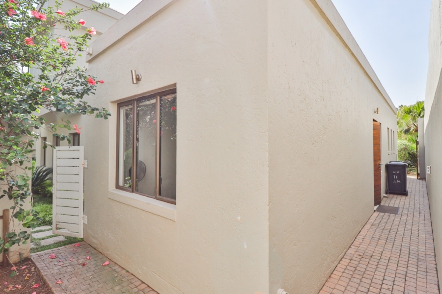 To Let 3 Bedroom Property for Rent in Sandown Gauteng