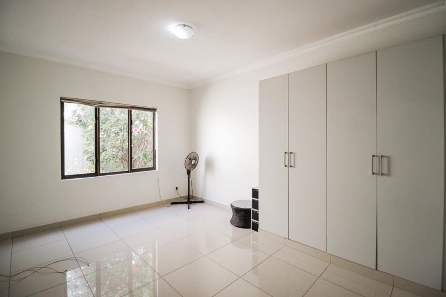 To Let 3 Bedroom Property for Rent in Sandown Gauteng
