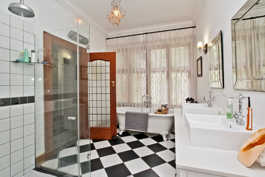 4 Bedroom Property for Sale in Birdhaven Gauteng