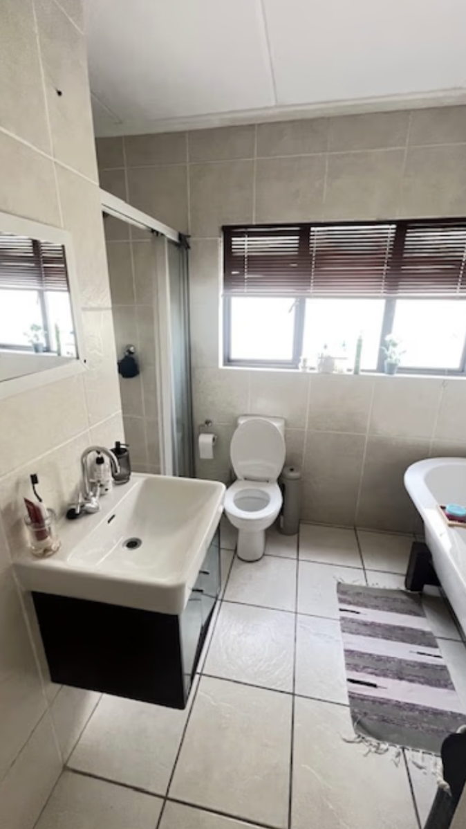 2 Bedroom Property for Sale in Sunninghill Gauteng