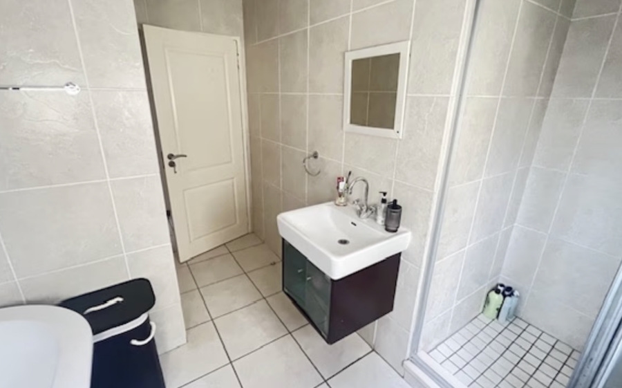 2 Bedroom Property for Sale in Sunninghill Gauteng