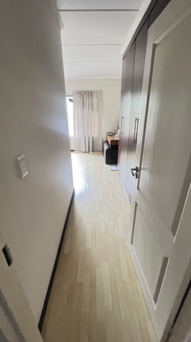 2 Bedroom Property for Sale in Sunninghill Gauteng