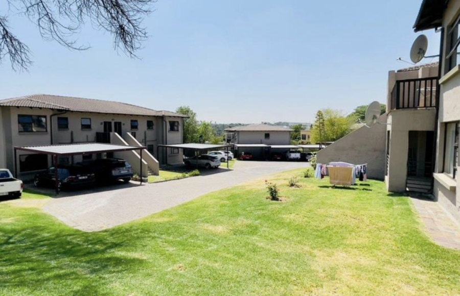 2 Bedroom Property for Sale in Buccleuch Gauteng