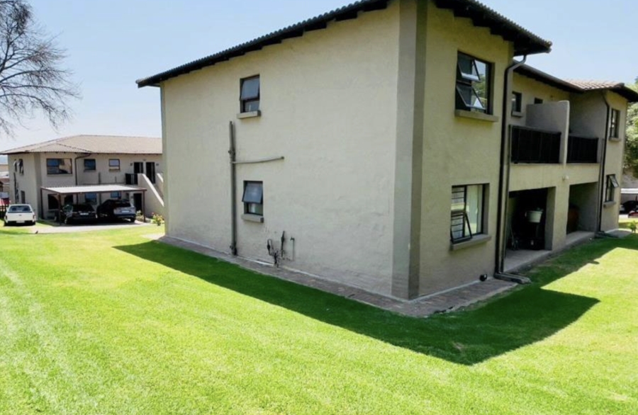 2 Bedroom Property for Sale in Buccleuch Gauteng