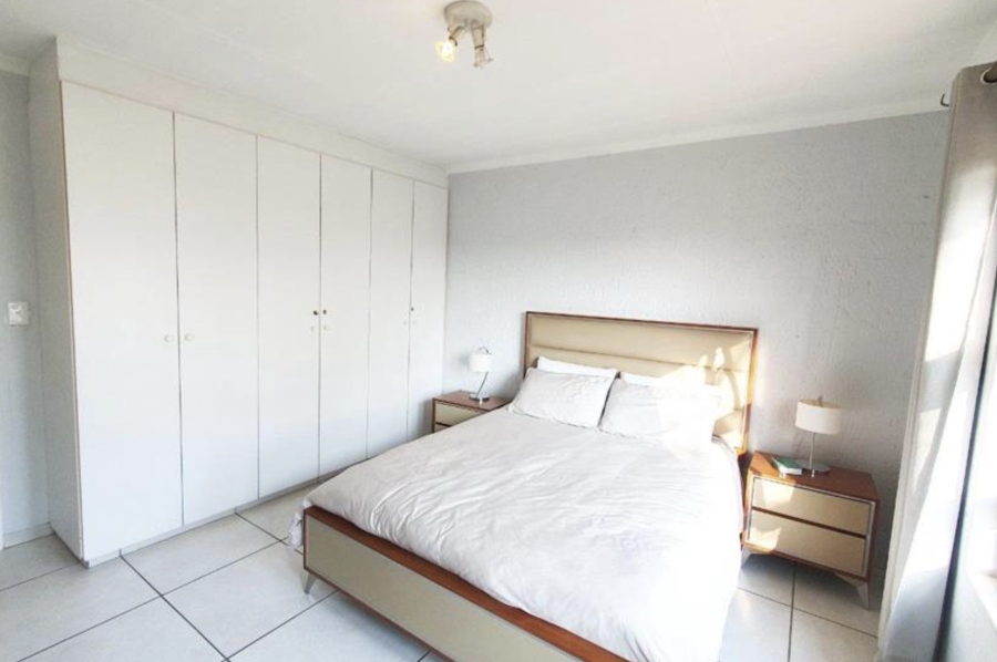 2 Bedroom Property for Sale in Buccleuch Gauteng