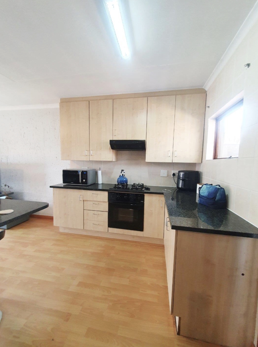 2 Bedroom Property for Sale in Buccleuch Gauteng