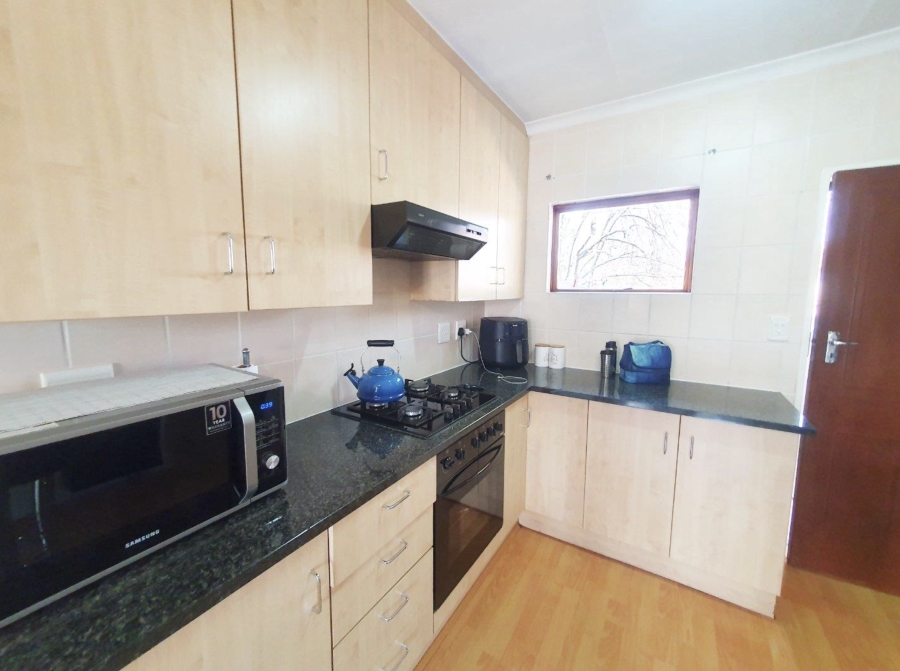 2 Bedroom Property for Sale in Buccleuch Gauteng