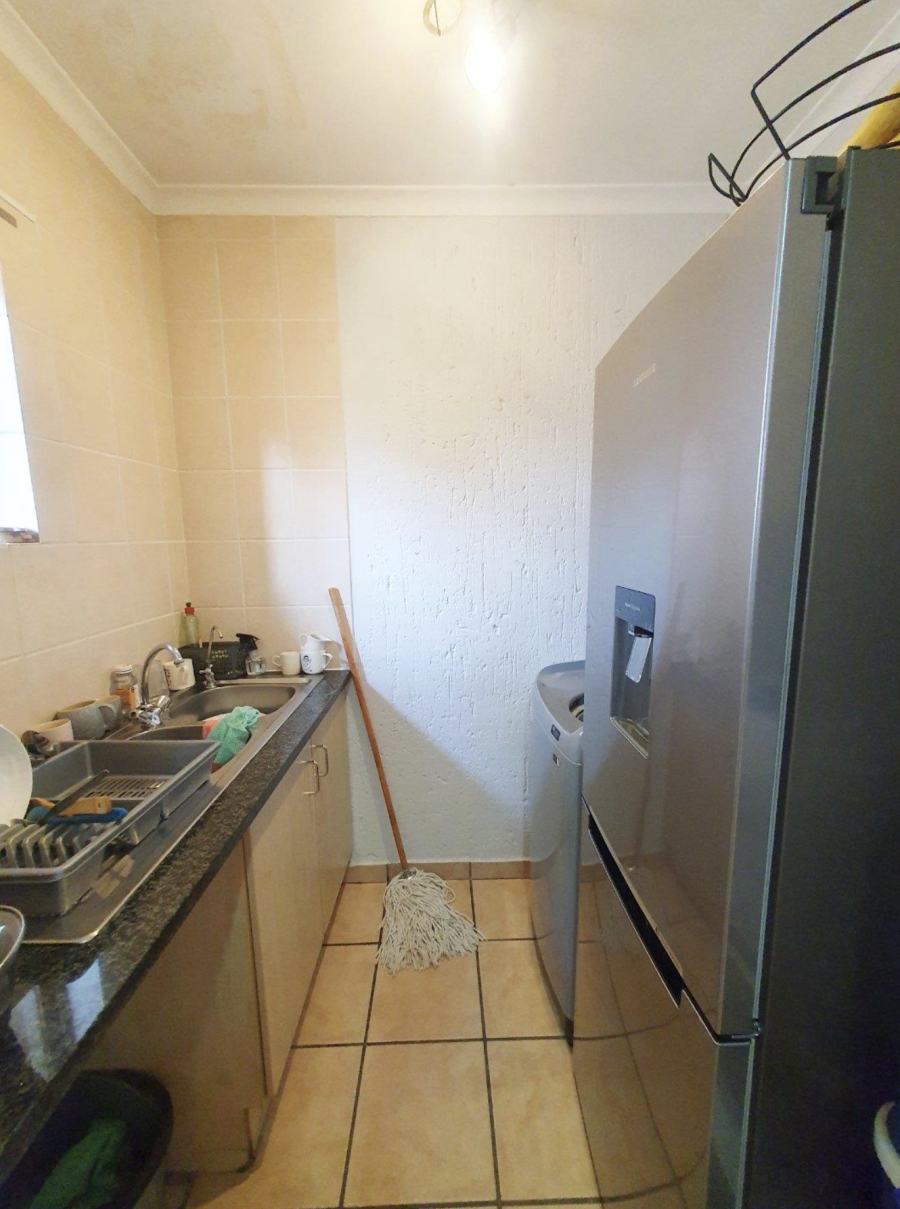 2 Bedroom Property for Sale in Buccleuch Gauteng