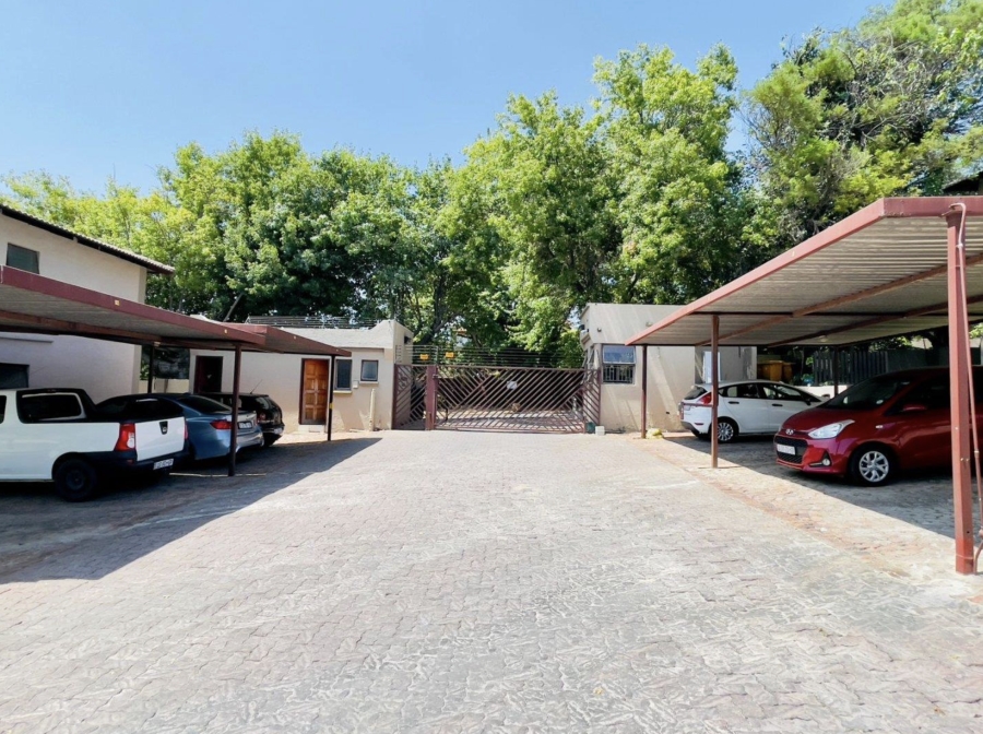 2 Bedroom Property for Sale in Buccleuch Gauteng