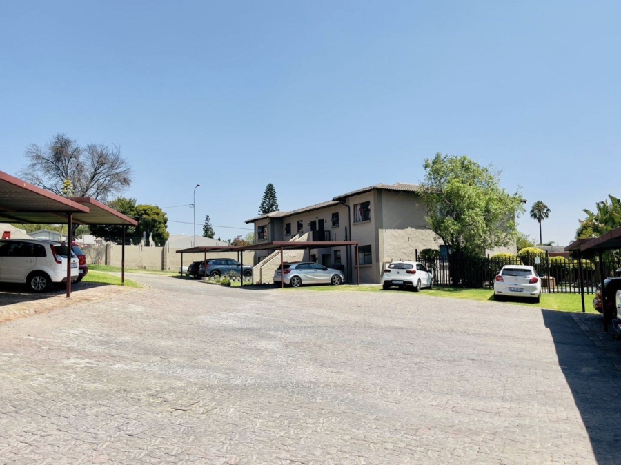 2 Bedroom Property for Sale in Buccleuch Gauteng
