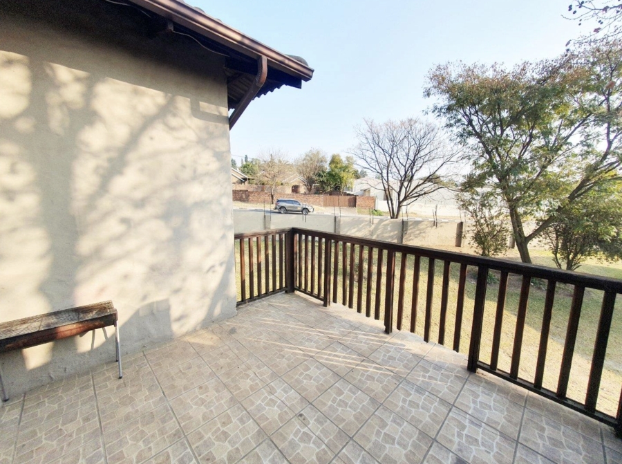 2 Bedroom Property for Sale in Buccleuch Gauteng