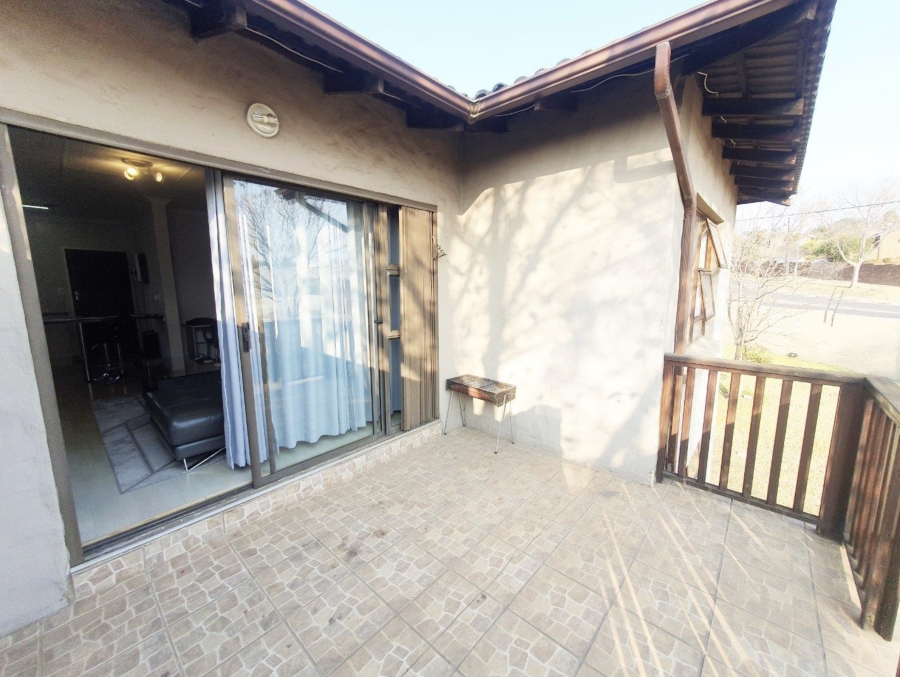 2 Bedroom Property for Sale in Buccleuch Gauteng