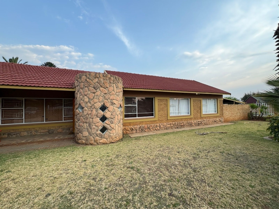 4 Bedroom Property for Sale in Dalpark Gauteng