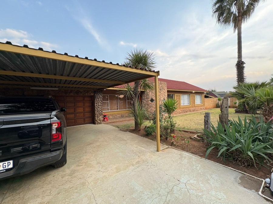 4 Bedroom Property for Sale in Dalpark Gauteng