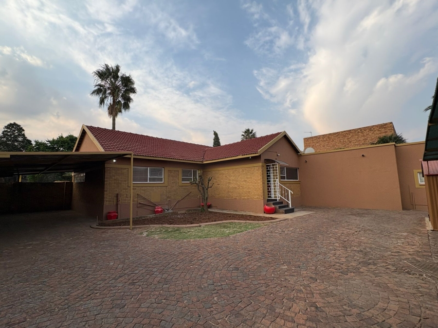 4 Bedroom Property for Sale in Dalpark Gauteng