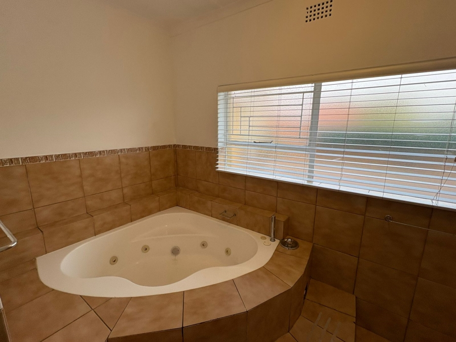 4 Bedroom Property for Sale in Dalpark Gauteng
