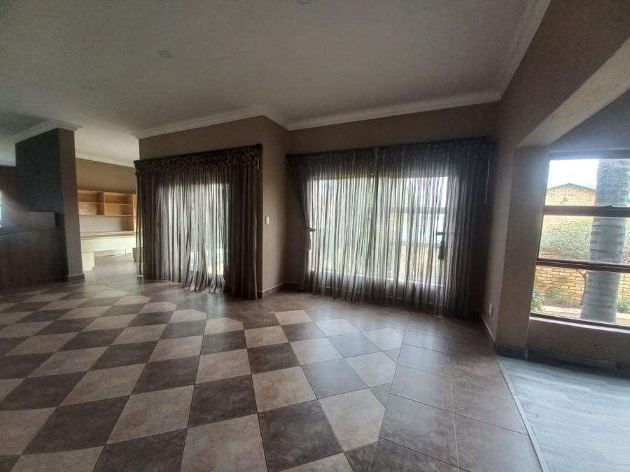 3 Bedroom Property for Sale in Sonneveld Gauteng
