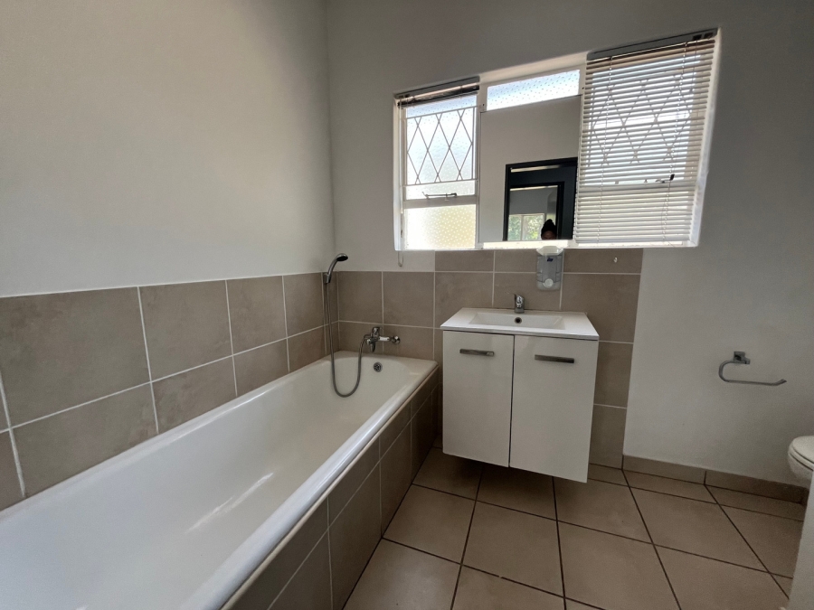 To Let 3 Bedroom Property for Rent in Parkmore Gauteng