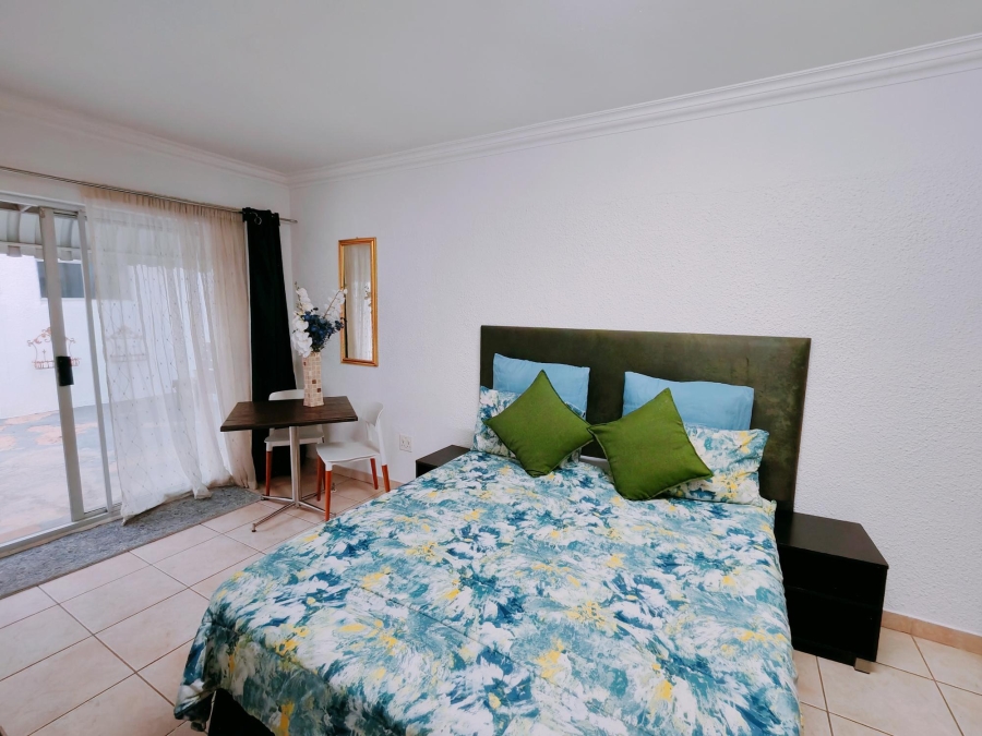 To Let 0 Bedroom Property for Rent in Hurlingham Manor Gauteng