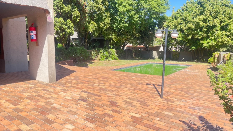 2 Bedroom Property for Sale in Sunninghill Gauteng