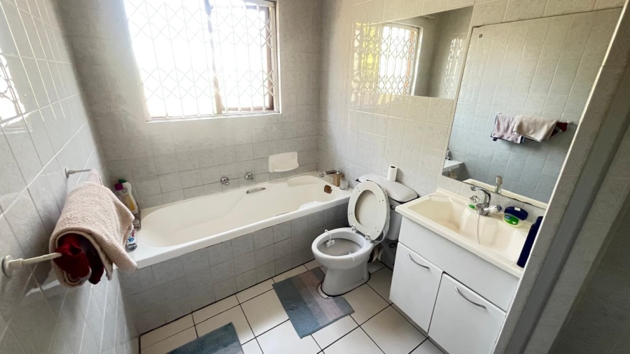 2 Bedroom Property for Sale in Sunninghill Gauteng