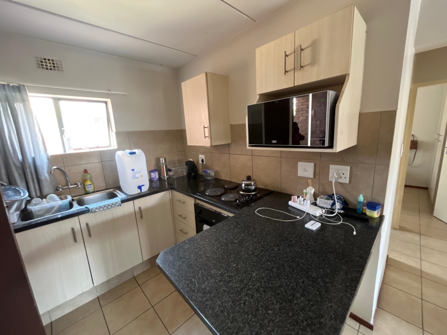 2 Bedroom Property for Sale in Erand Gardens Gauteng