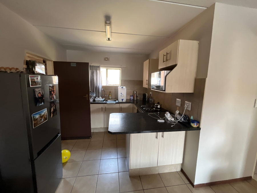 2 Bedroom Property for Sale in Erand Gardens Gauteng