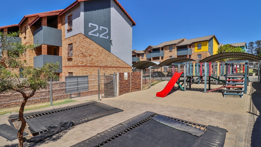 2 Bedroom Property for Sale in Erand Gardens Gauteng