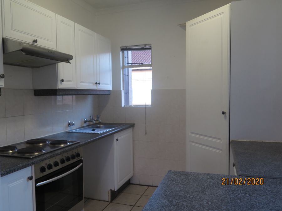 To Let 2 Bedroom Property for Rent in Pomona Gauteng