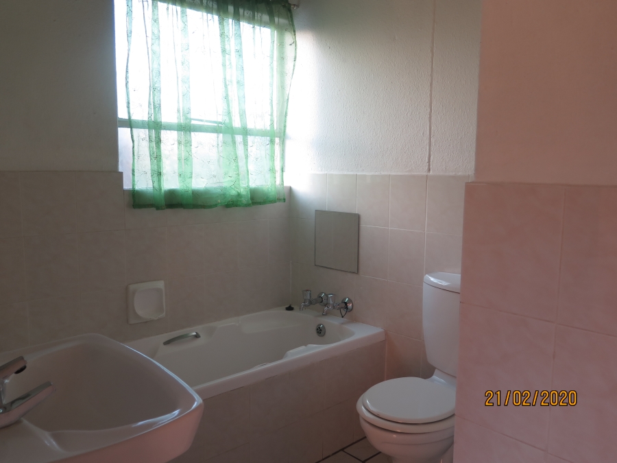 To Let 2 Bedroom Property for Rent in Pomona Gauteng