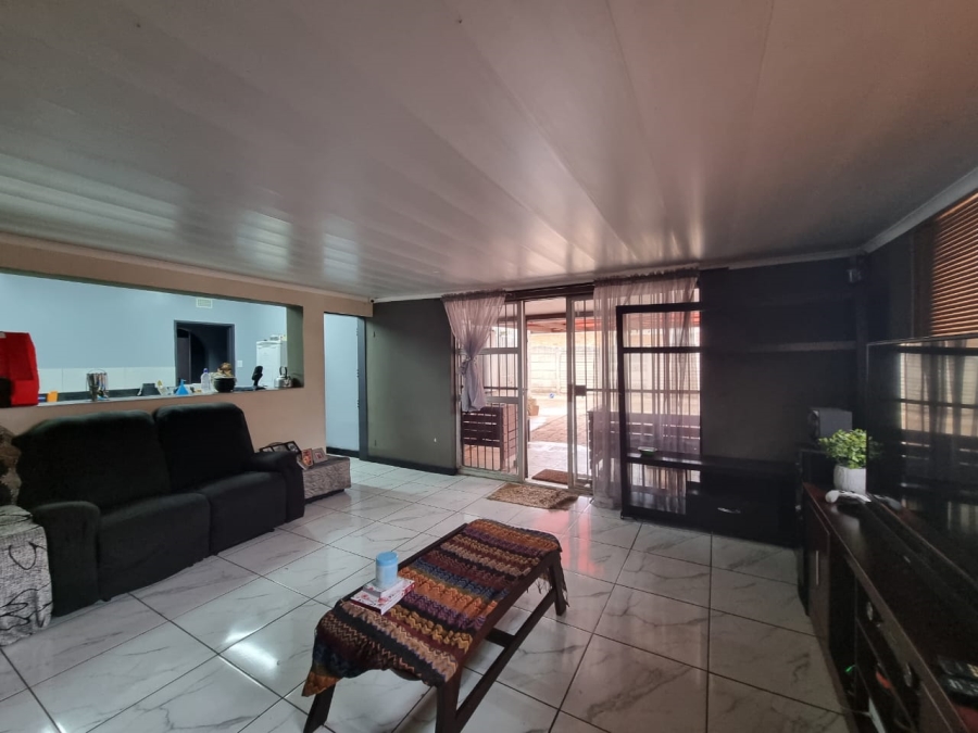 4 Bedroom Property for Sale in Vanderbijlpark Cw 6 Gauteng