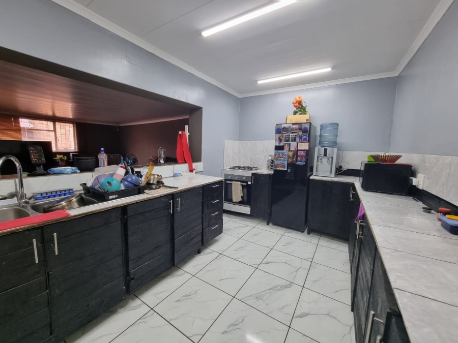 4 Bedroom Property for Sale in Vanderbijlpark Cw 6 Gauteng