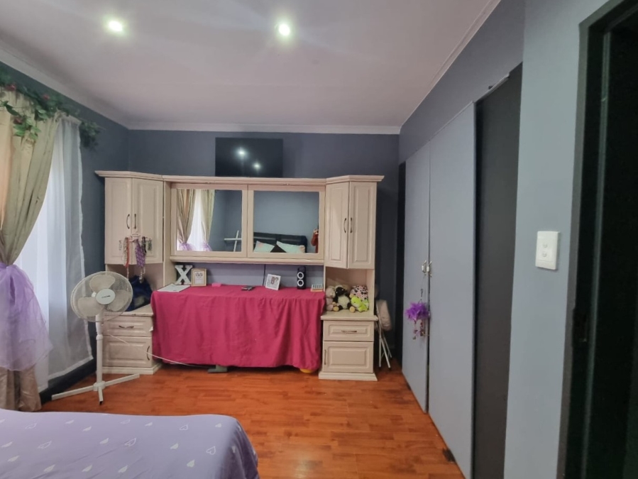 4 Bedroom Property for Sale in Vanderbijlpark Cw 6 Gauteng