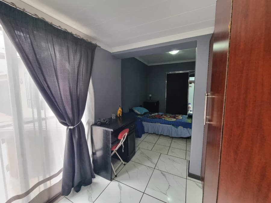 4 Bedroom Property for Sale in Vanderbijlpark Cw 6 Gauteng