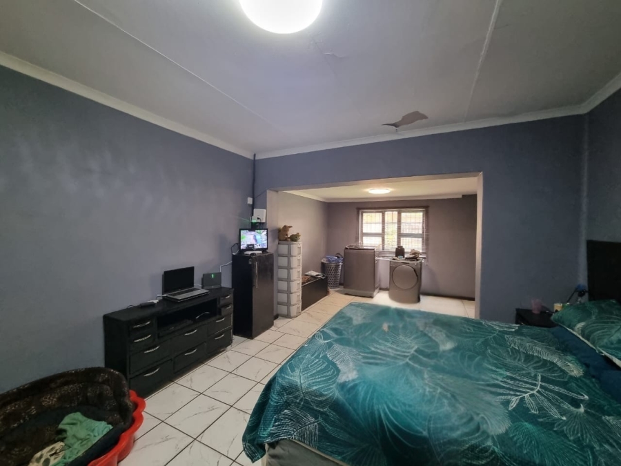 4 Bedroom Property for Sale in Vanderbijlpark Cw 6 Gauteng