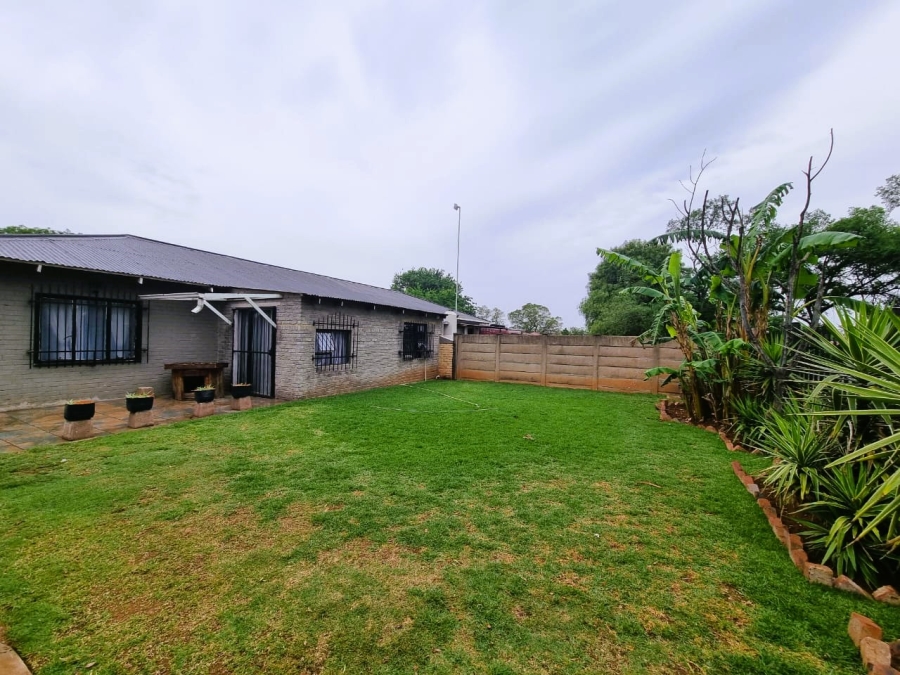 4 Bedroom Property for Sale in Vanderbijlpark Cw 6 Gauteng