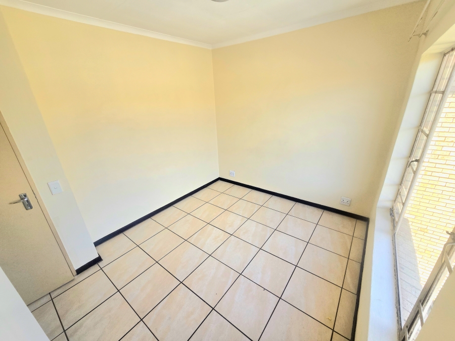 2 Bedroom Property for Sale in Vanderbijlpark SW 5 Gauteng