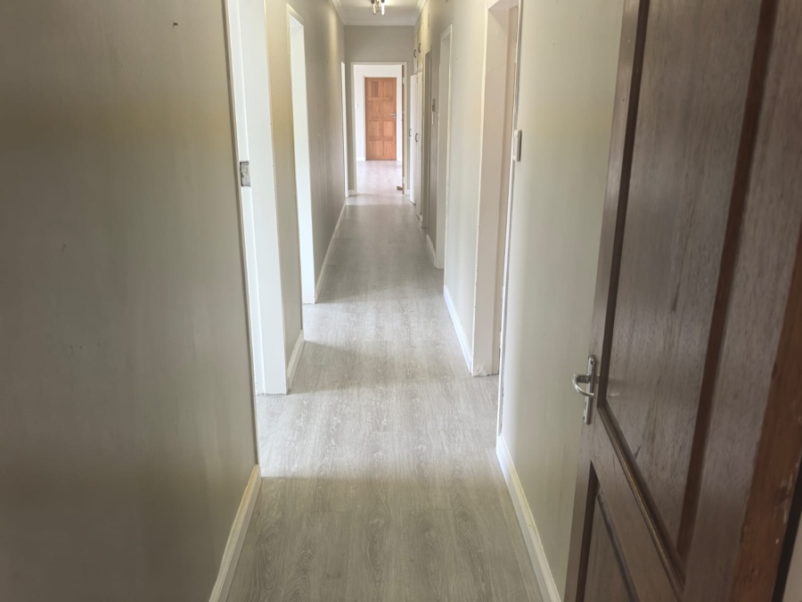 5 Bedroom Property for Sale in Wilro Park Gauteng
