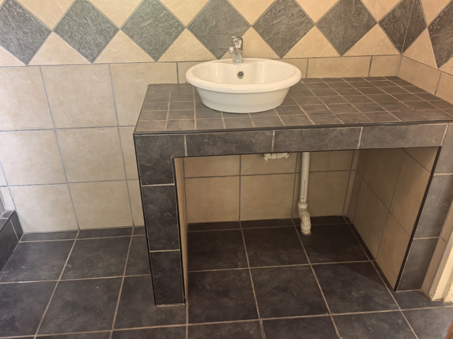 5 Bedroom Property for Sale in Wilro Park Gauteng