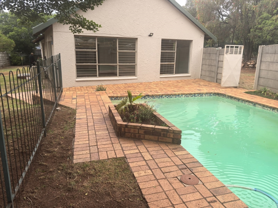 5 Bedroom Property for Sale in Wilro Park Gauteng