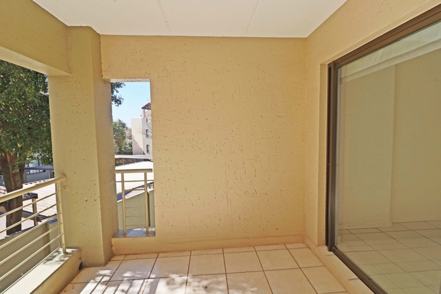 To Let 2 Bedroom Property for Rent in Bryanston Gauteng