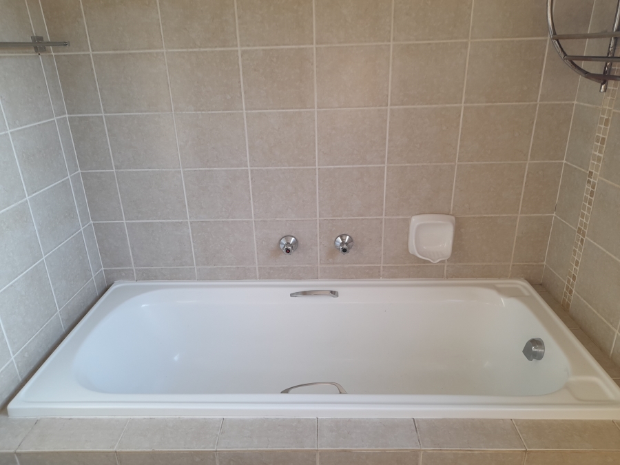 2 Bedroom Property for Sale in Winchester Hills Gauteng