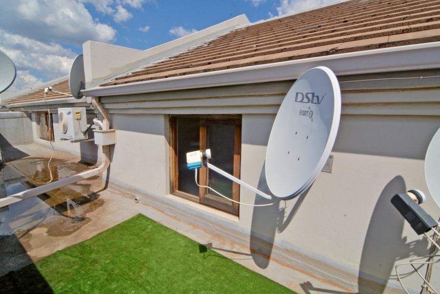 1 Bedroom Property for Sale in Morningside Gauteng