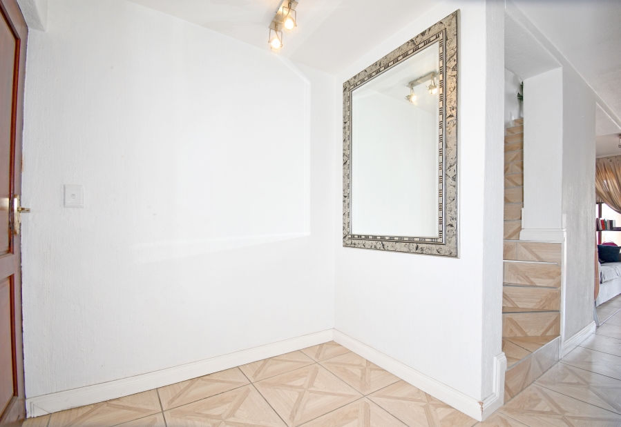 1 Bedroom Property for Sale in Morningside Gauteng