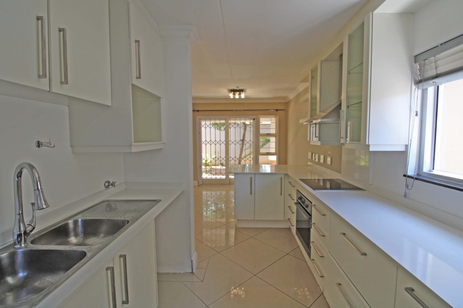 To Let 3 Bedroom Property for Rent in Bryanston Gauteng