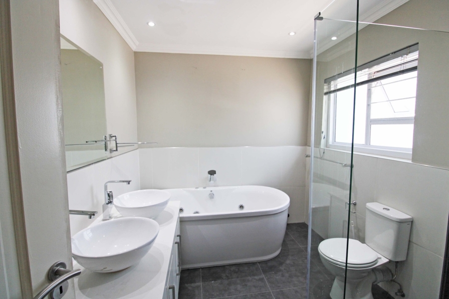 To Let 3 Bedroom Property for Rent in Bryanston Gauteng