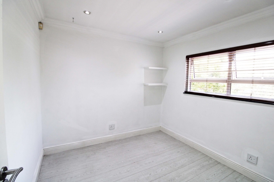 To Let 3 Bedroom Property for Rent in Bryanston Gauteng