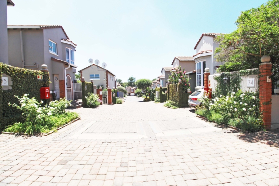 To Let 3 Bedroom Property for Rent in Bryanston Gauteng