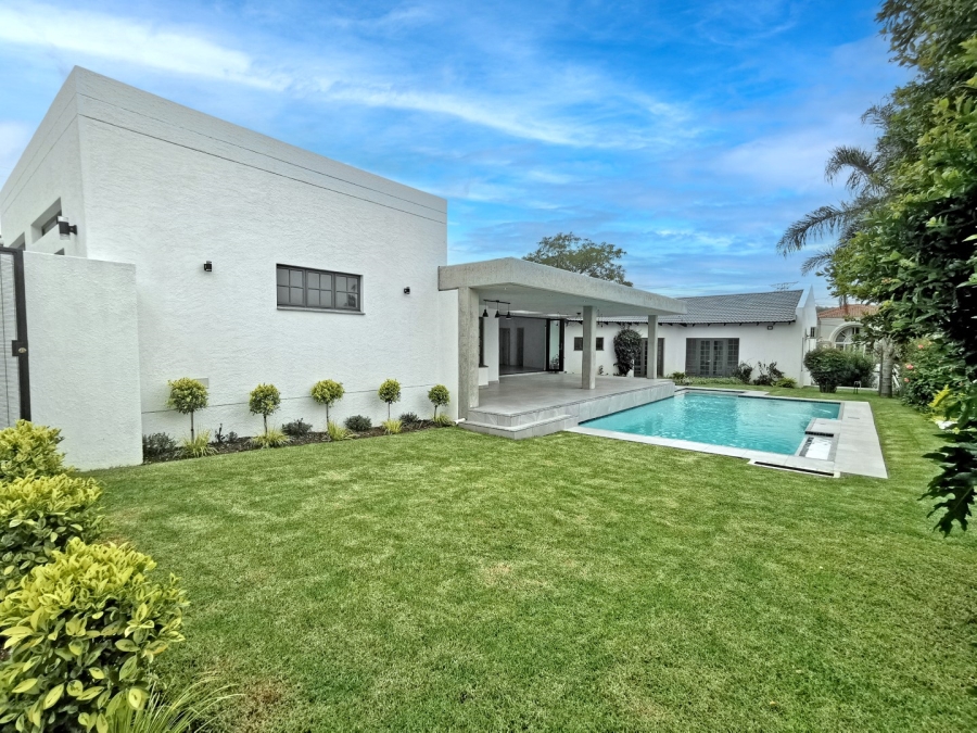 5 Bedroom Property for Sale in Benmore Gardens Gauteng