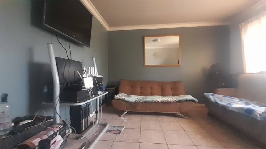 2 Bedroom Property for Sale in Mackenzieville Gauteng